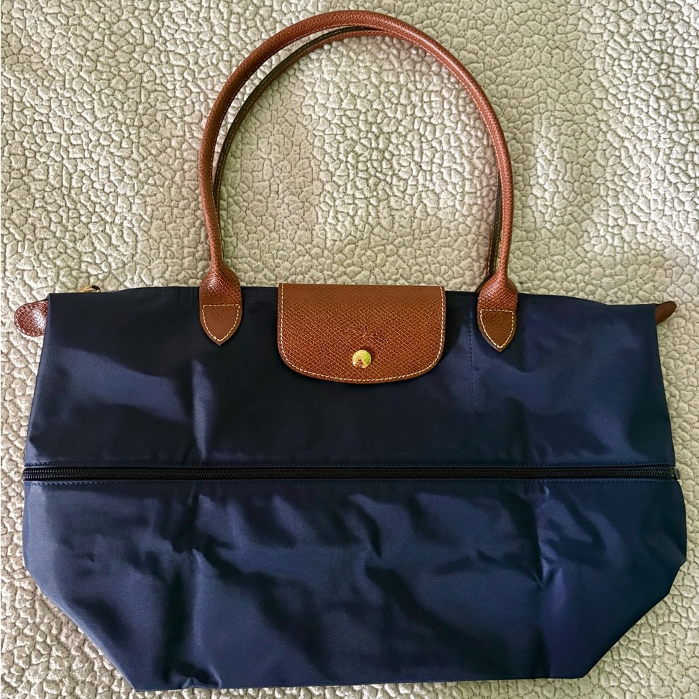 NWOT Longchamp Le Pliage expandable tote in navy